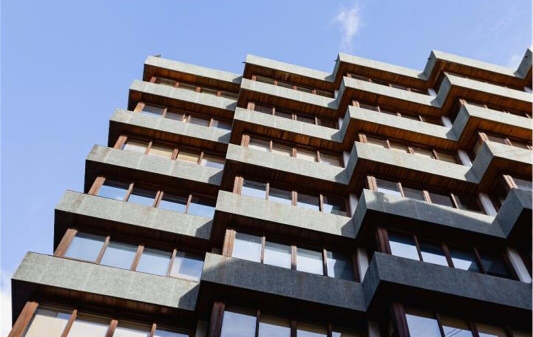 ¿Puede la comunidad de vecinos obligar a abrir nuestra vivienda en caso de avería?